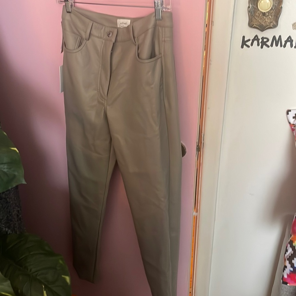 Wilfred Vegan Leather Melina size 06